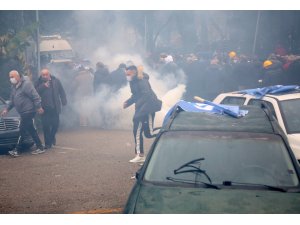 Arnavutluk’ta ana muhalefet partisi ikiye bölündü