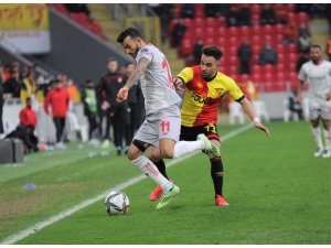 Spor Toto Süper Lig: Göztepe: 4 - Antalyaspor: 0 (Maç sonucu)