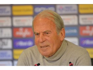 Mustafa Denizli: “Bulunduğumuz yerden çıkmak için mücadele edeceğiz”