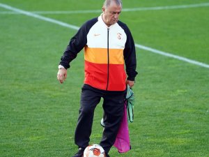 Fatih Terim Florya’da futbolcular ve personelle vedalaştı