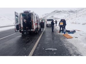 Evde bakım hizmeti alan kadını hastaneye götüren ambulans şarampole yuvarlandı: 1 ölü 4 yaralı