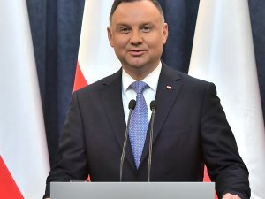 Polonya Devlet Başkanı Duda’ya “moron” diyen yazar hakkında açılan dava reddedildi