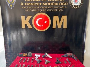 Kurusıkı tabancaların gerçek tabancaya dönüştürüldüğü atölyeye operasyon