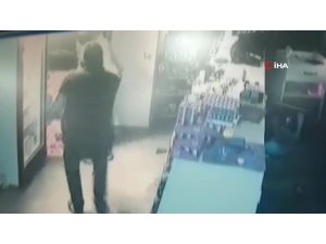 Arnavutköy’de film sahnelerini aratmayan hırsızlık kamerada