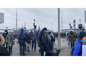 Vatana ihanet ile suçlanan eski Ukrayna Devlet Başkanı Poroşenko ülkeye döndü