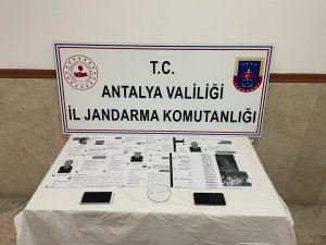 Jandarmadan nüfus ticareti yapan dolandırıcılara operasyon