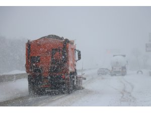 Bolu Dağı İstanbul yönüne ağır tonajlı araçların geçişleri yasaklandı