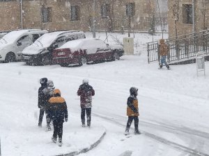 Burdur’da eğitime bir günlük kar engeli
