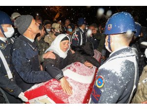 Yangında hayatını kaybeden uzman çavuş son yolculuğuna uğurlandı