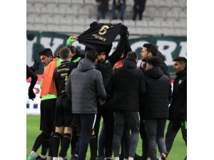 Konyaspor golü attı, Ahmet Çalık’ı andı