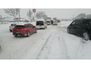 TEM Otoyolu Bolu-Ankara geçişi ulaşıma kapandı