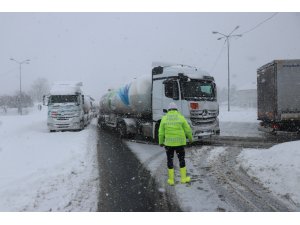 Bolu Dağı, tır ve tankerlerin geçişine kapatıldı