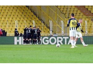 Spor Toto Süper Lig: Fenerbahçe: 1 - Altay: 1 (İlk yarı)