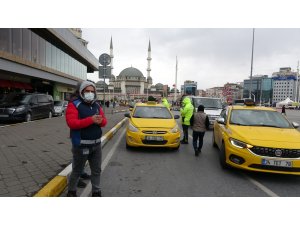 Taksim’de trafik denetiminde taksicilere ceza yağdı