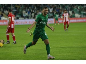 Bursaspor’da eksik futbolcular teknik ekibi düşündürüyor