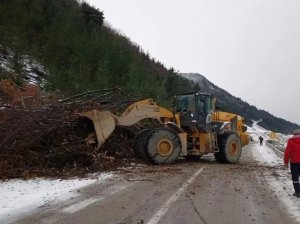 Heyelan anı kamerada