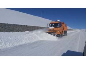 Tunceli’de kapalı bulunan 162 köy yolunu açma çalışmaları sürüyor