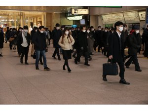 Japonya’da yarı OHAL’e rağmen insan trafiği azalmadı