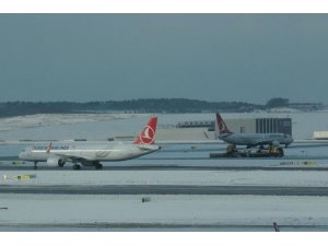 İstanbul Havalimanı’nda uçuşlar saat 18.00’e kadar durduruldu