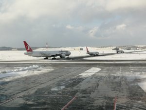 İstanbul Havalimanı’nda gece 00.00’a kadar tüm uçuşlar durduruldu