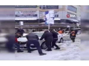 Arnavutköy’de kar esareti devam ediyor