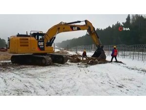 Polonya, Belarus sınıra duvar örmeye başladı