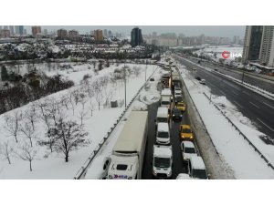 Hadımköy istikametinde oluşan trafik yoğunluğu havadan görüntülendi