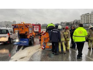 Kadıköy’de devrilen, İBB’ye bağlı kar küreme aracının sürücüsü alkollü çıktı