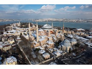 İstanbul’da kar fırtınasından geriye eşsiz manzaralar kaldı