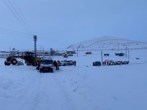 Erzurum’da çığ düştü: 2 kişinin kar altında kaldığı bölgeye ulaşılmaya çalışılıyor