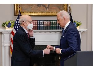 Biden’ın yeni Yüksek Mahkeme yargıcı adayı siyahi bir kadın olacak