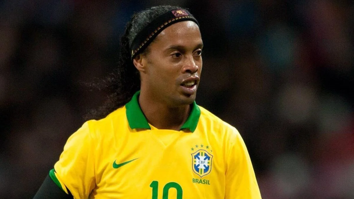Ronaldinho Futbolu Neden Bıraktı? Ronaldinho Neden Battı?