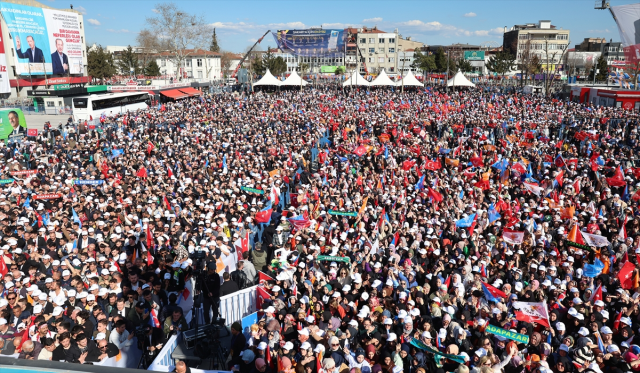 Cumhurbaşkanı Erdoğan'ın Mitinginde O Pankart Apar Topar Kaldırıldı