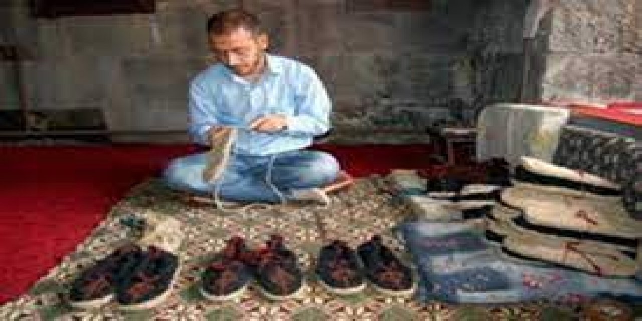 Bitlis’in Geleneksel Ayakkabısı "Harik" Sanatı Yaşatılıyor