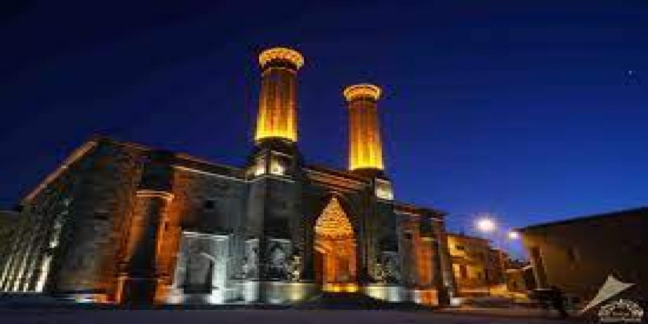 Erzurum'un Simgesi: Çifte Minareli Medrese