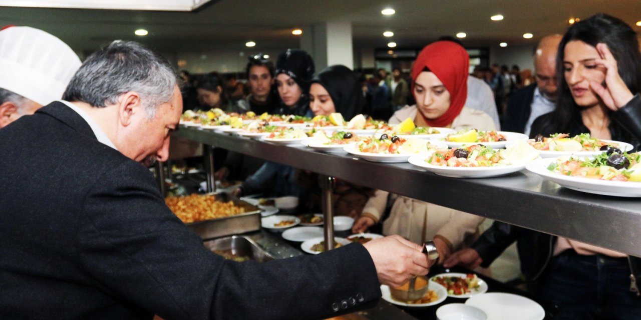 Ağrı’da öğrencilere iftar yemeği ücretsiz