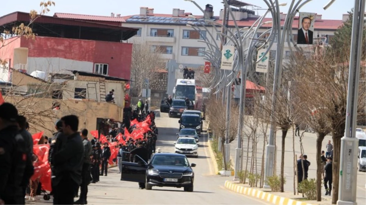 Cumhurbaşkanı Erdoğan'ın koruma ekibi, Şırnak'ta trafik kazası geçirdi: 1 polis şehit oldu, 2'si polis memuru 3 kişi yaralandı