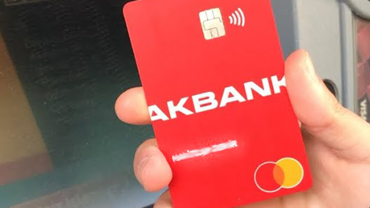 Akbank Kart Sahipleri İçin Müjdeli Gelişme! Banka Kartınıza Hiçbir Şartta Geri Ödemeli Olarak 2.000 TL Yatırılacak! İşte Detayla