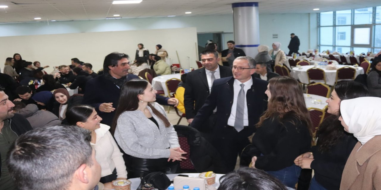 Taşlıçay'da öğretmenler iftar sofrasında bir araya geldi