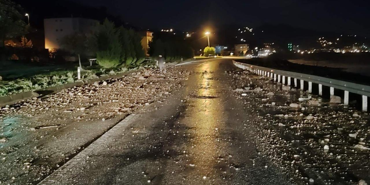 Giresun'da Deniz Taştı Trafikte aksama yaşanıyor