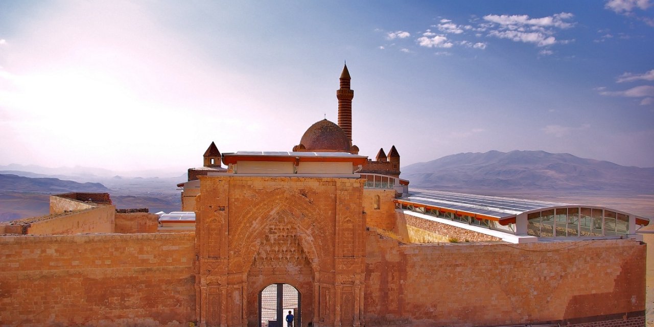 İshak Paşa Sarayı, Ramazan Bayramı'nda Ziyaretçi Akınına Uğradı
