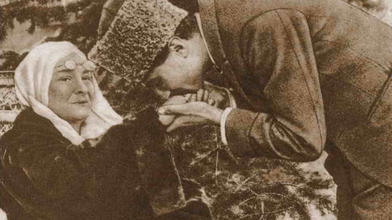 Atatürk Annesinin Cenazesine Neden Katılmadı?