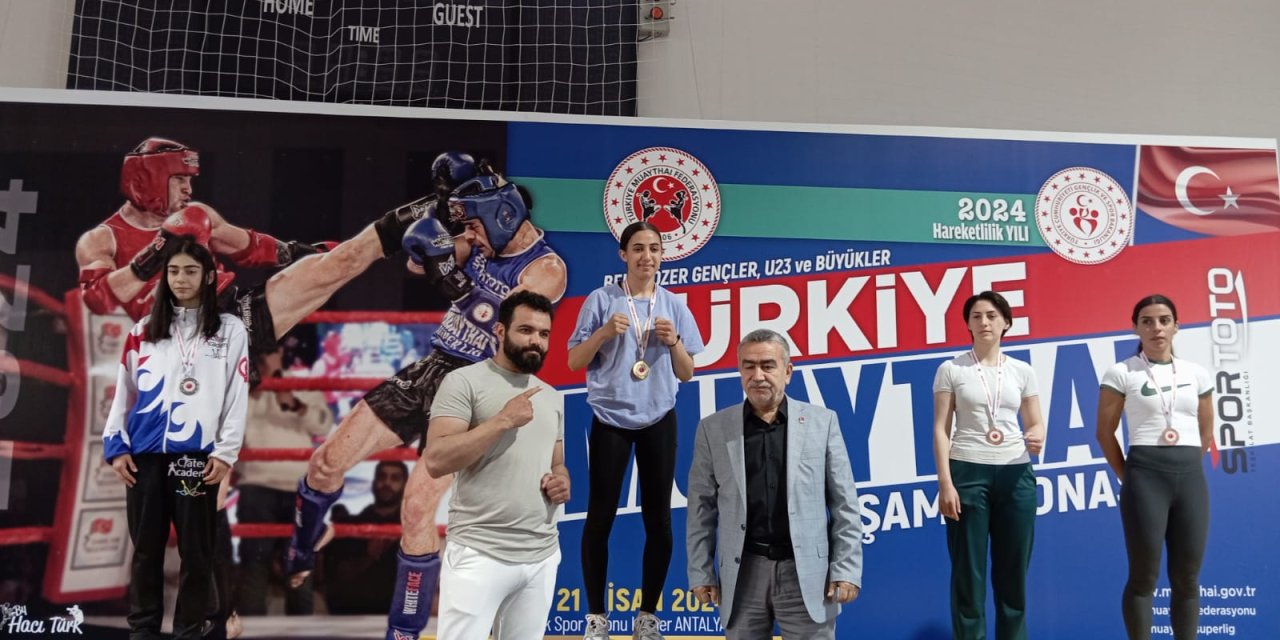 Ağrılı sporcu dövüş sporlarında Türkiye şampiyonu