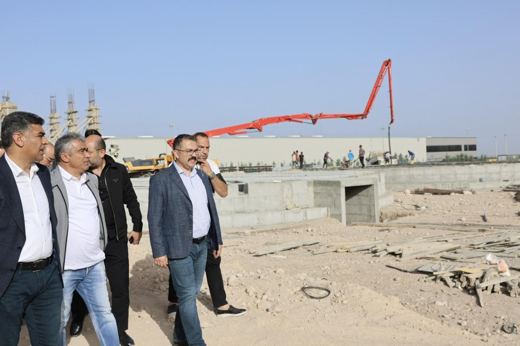 Vali Ercan Turan ve Milletvekili Cantürk Alagöz, Çelik Silo ve Mısır Kurutma Tesisi İnşaatında İncelemelerde Bulundu