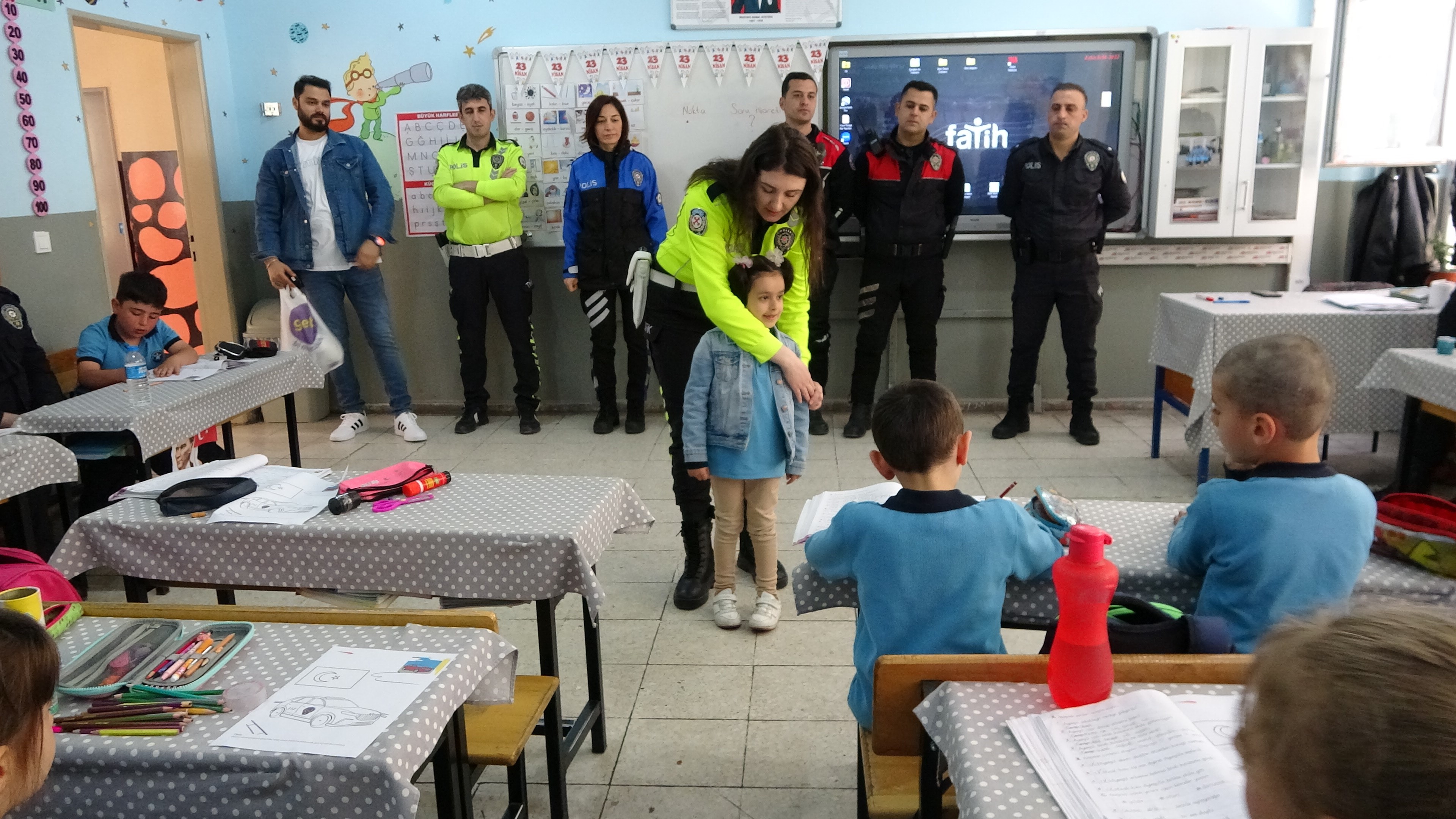 Tatvan’da 4 bin 250 öğrenciye polislik mesleği tanıtıldı