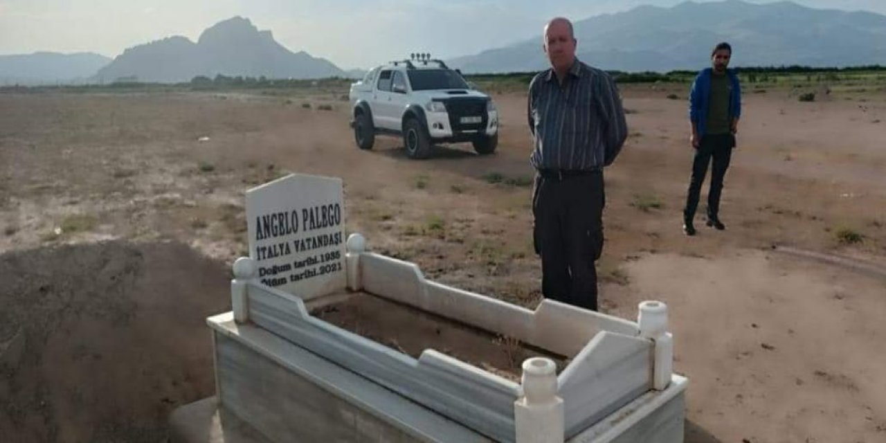 Ağrı Dağı’na karşı defnedilen İtalyan araştırmacıya mermer mezar
