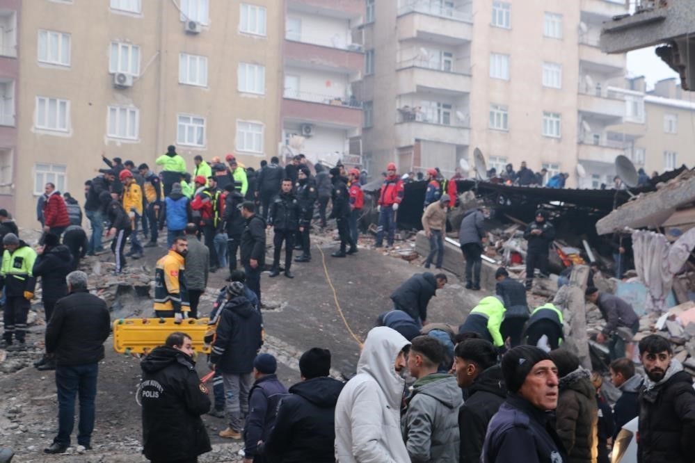 Diyarbakır’da 60 kişinin hayatını kaybettiği Yoldaş Apartmanı davasında müteahhit yargılandı