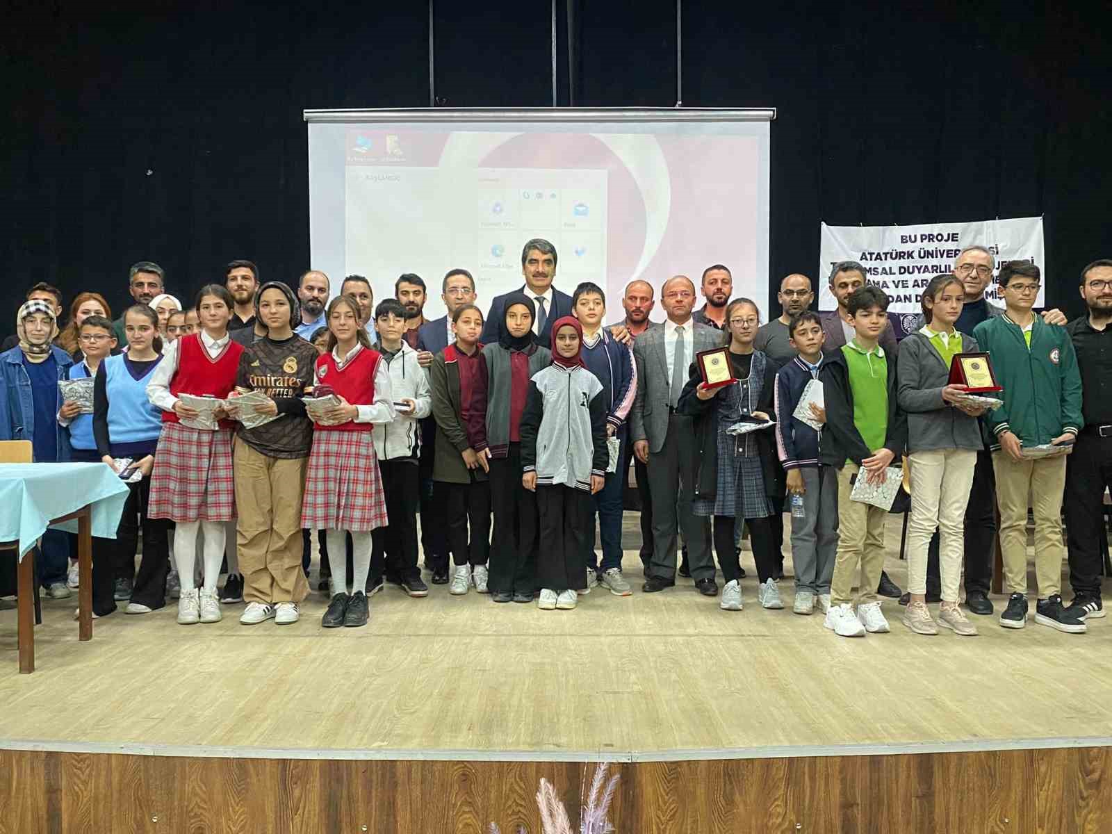 Erzurum'da öğrenciler hem yarıştı hem eğlendiler