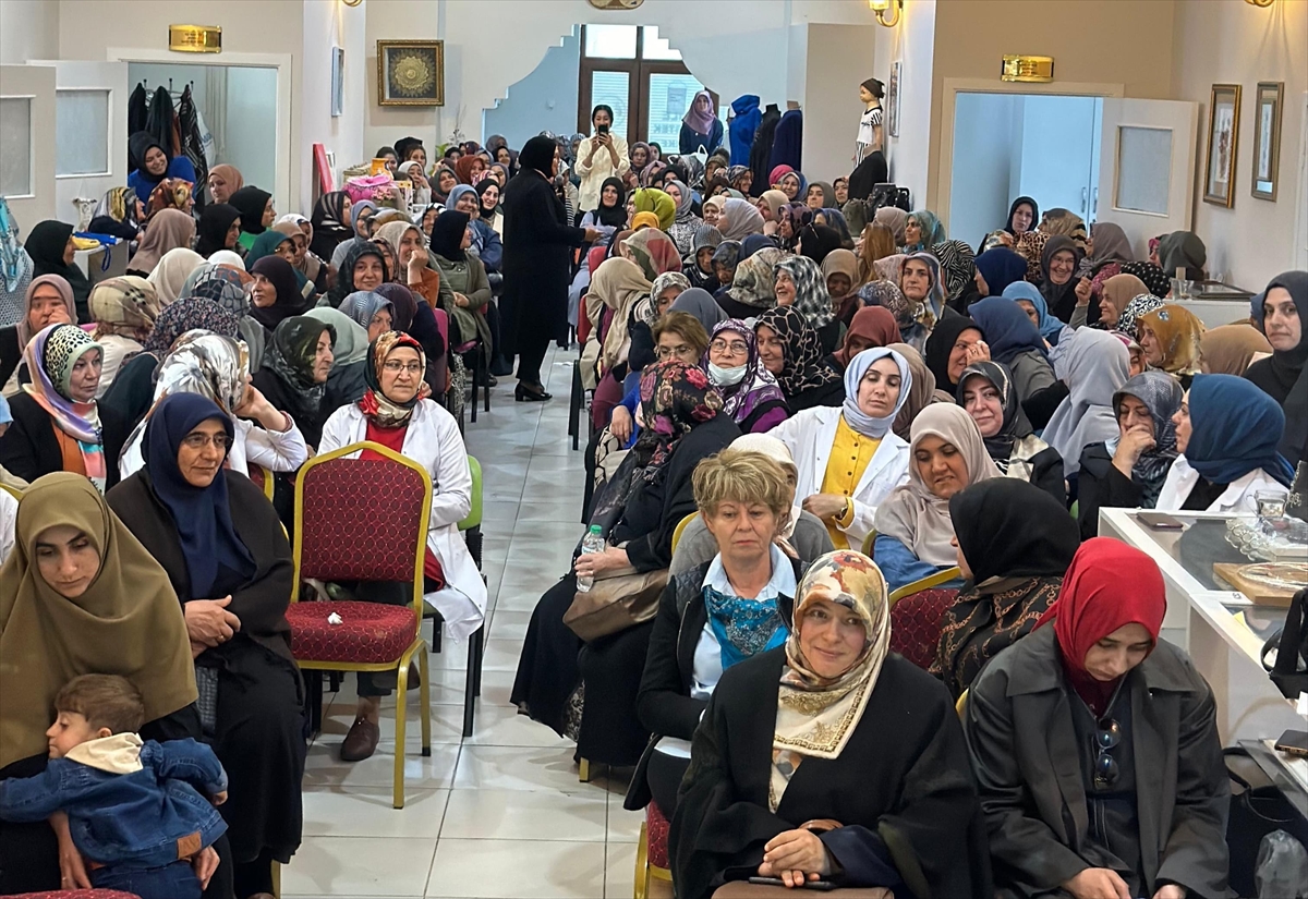 Bitlis'te Anneler Günü etkinliği
