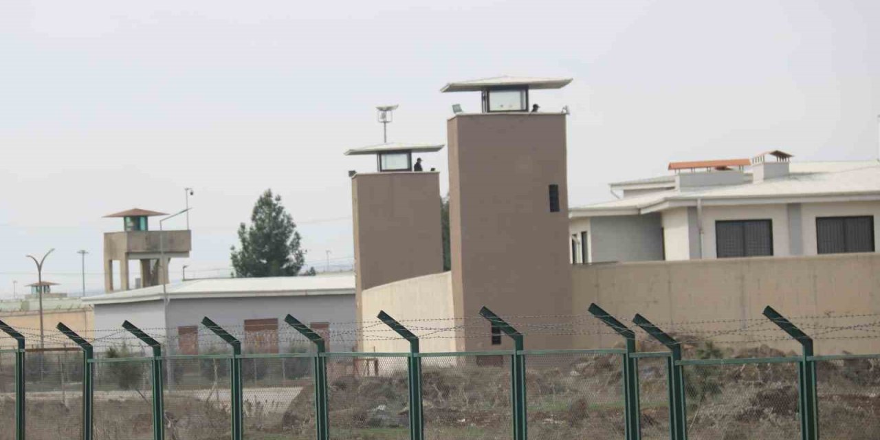 Diyarbakır’da cezaevinde çok sayıda mahkum ve personel zehirlendi